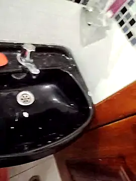 Alexisllanos online show from 12.21.25