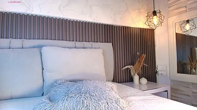 SHANONCLARK online show from 02.18.26