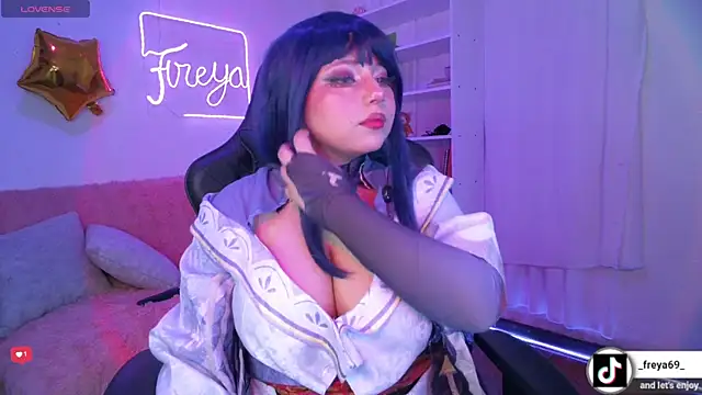 Snapshot of Sweet_freya1 chatting on 07.24.26 Sweet freya1 online show from 07.24.26