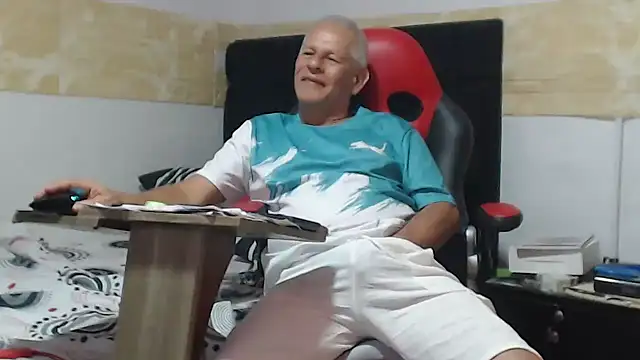 VALENTINO1983  online show from 10.03.25