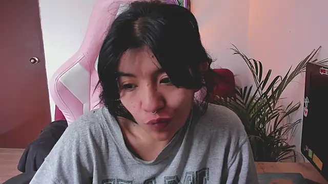 annie walker6 online show from 12.08.24