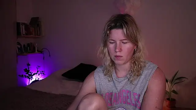 moonamii online show from 12.03.25