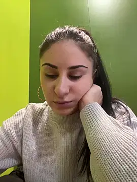 Snapshot of JenniferEdith chatting on 12.19.24 JenniferEdith online show from 12.19.24