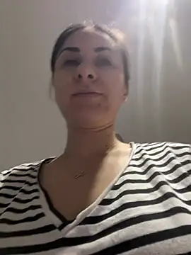 Snapshot of JenniferEdith chatting on 03.01.25 JenniferEdith online show from 03.01.25