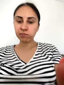 Snapshot of JenniferEdith chatting on 09.21.25 JenniferEdith online show from 09.21.25