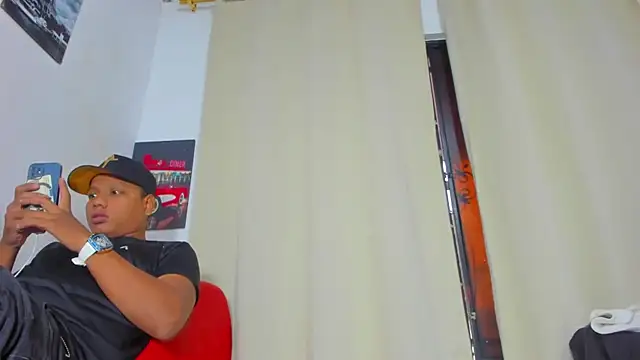 Snapshot of enjoy_hotparty chatting on 11.18.25 enjoy hotparty online show from 11.18.25