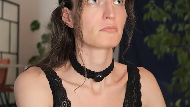 yulladao online show from 10.14.25