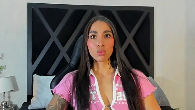 Snapshot of KAYLA_BATISTA chatting on 07.01.26 KAYLA BATISTA online show from 07.01.26