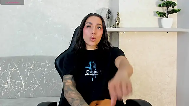 Snapshot of KAYLA_BATISTA chatting on 07.12.26 KAYLA BATISTA online show from 07.12.26