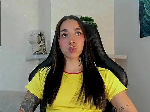 Snapshot of KAYLA_BATISTA chatting on 07.29.26 KAYLA BATISTA online show from 07.29.26