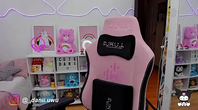 CuteDani  online show from 03.03.25