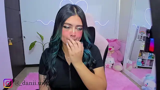 CuteDani  online show from 02.11.26