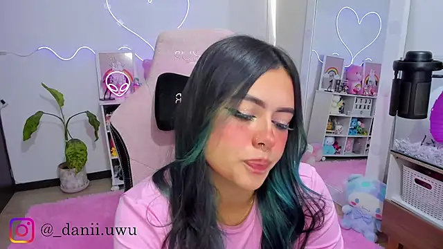 CuteDani  online show from 02.12.26