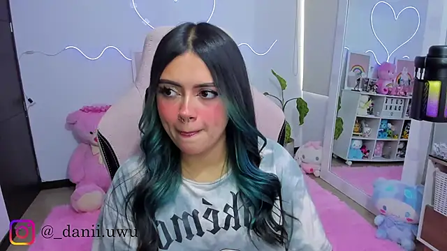 CuteDani  online show from 02.13.26