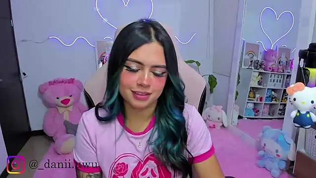 CuteDani  online show from 02.25.26