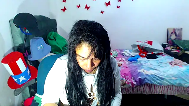 AmaraRoberts420 online show from 09.17.25