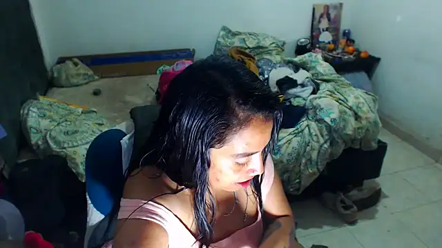 AmaraRoberts420 online show from 10.25.25