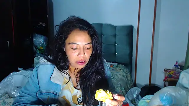 Snapshot of AmaraRoberts420 chatting on 01.17.26 AmaraRoberts420 online show from 01.17.26