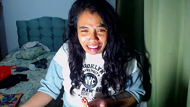 Snapshot of AmaraRoberts420 chatting on 02.18.26 AmaraRoberts420 online show from 02.18.26