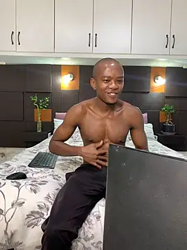 Snapshot of iCrushYenu chatting on 02.09.25 iCrushYenu online show from 02.09.25