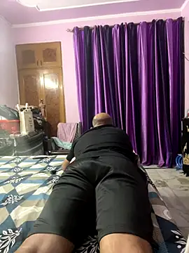 Dick 6inches online show from 10.02.25