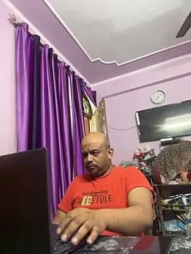 Dick 6inches online show from 10.08.25