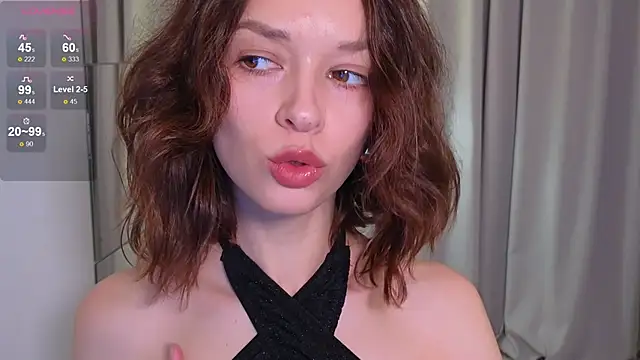 VivianLy  online show from 01.23.25