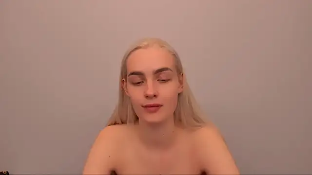 Snapshot of OliviaKisss chatting on 12.19.25 OliviaKisss online show from 12.19.25