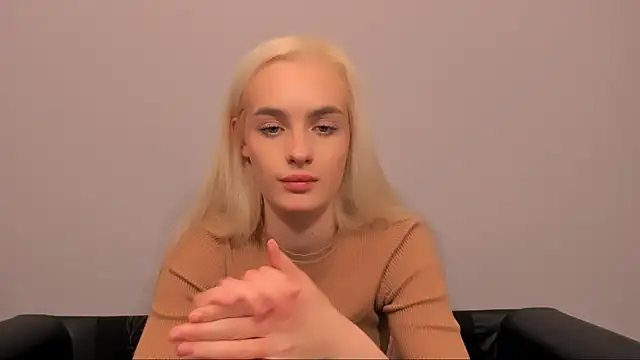 Snapshot of OliviaKisss chatting on 03.13.26 OliviaKisss online show from 03.13.26