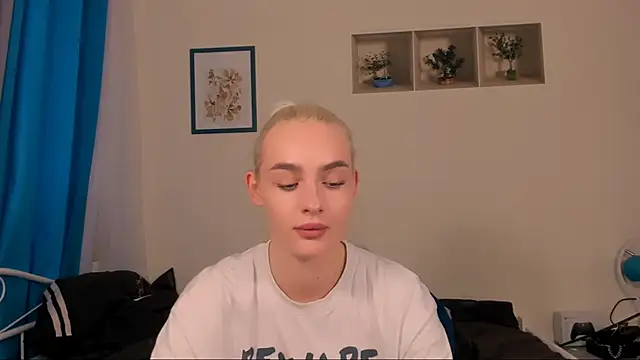 Snapshot of OliviaKisss chatting on 05.31.26 OliviaKisss online show from 05.31.26