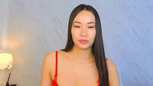 NaomiYuu online show from 01.23.25