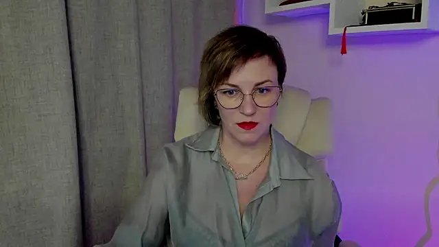 Snapshot of feliziaDesire chatting on 05.19.26 feliziaDesire online show from 05.19.26