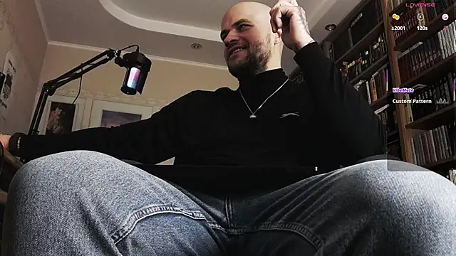 Snapshot of FindomJason chatting on 11.05.25 FindomJason online show from 11.05.25