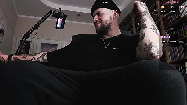 Snapshot of FindomJason chatting on 11.20.25 FindomJason online show from 11.20.25