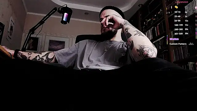 Snapshot of FindomJason chatting on 12.17.25 FindomJason online show from 12.17.25