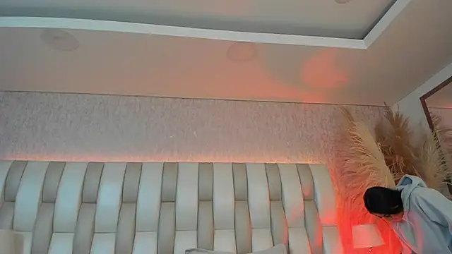 Rebeca jones online show from 04.21.26