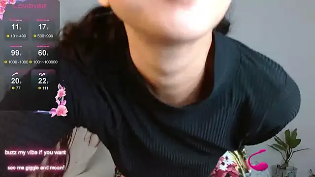 Snapshot of Nayade chatting on 09.14.25 Nayade online show from 09.14.25
