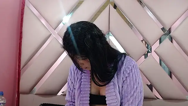 nathaly low1 online show from 11.19.25