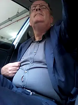 stiffandlubedxh online show from 12.10.24