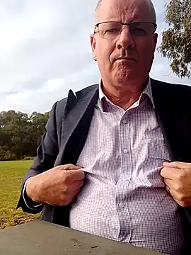 stiffandlubedxh online show from 10.13.25