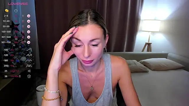 Snapshot of DannaEvan chatting on 01.05.25 DannaEvan online show from 01.05.25