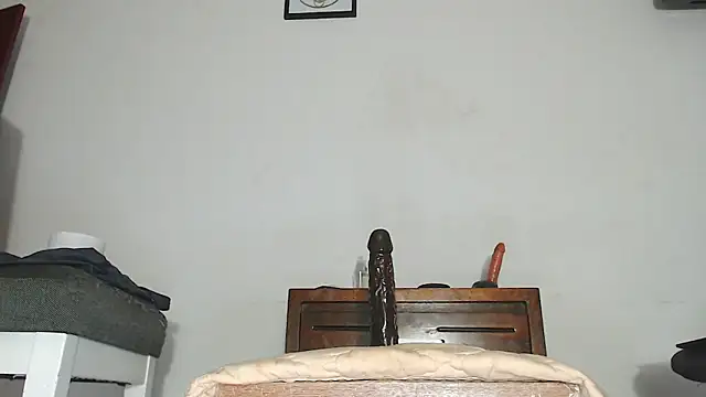 Snapshot of AngelBarbaro chatting on 06.17.26 AngelBarbaro online show from 06.17.26