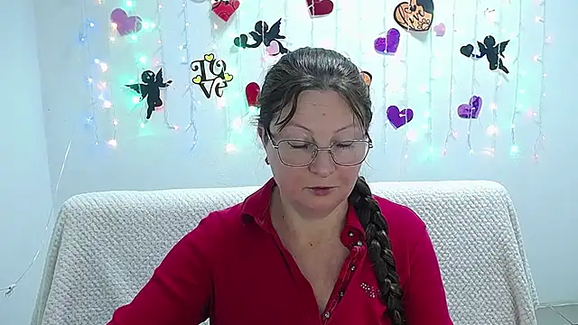 VanessaHotts online show from 02.21.25