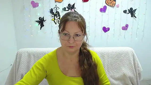 VanessaHotts online show from 03.12.25