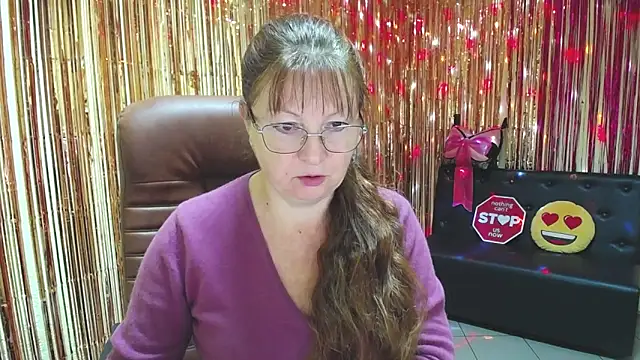 VanessaHotts online show from 10.15.25