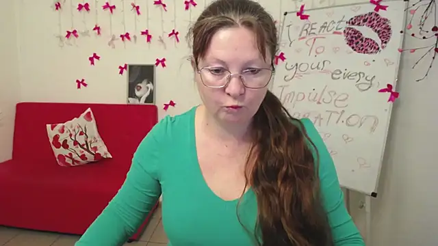 VanessaHotts online show from 03.11.26