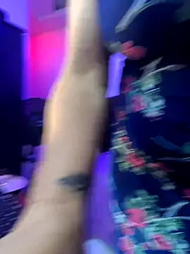 lonely shewolf online show from 10.10.25