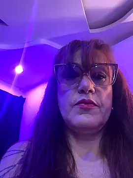 lonely shewolf online show from 10.14.25