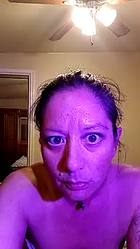 AnyaBest online show from 12.25.24