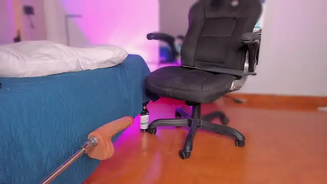 Emmily Savage online show from 01.31.26